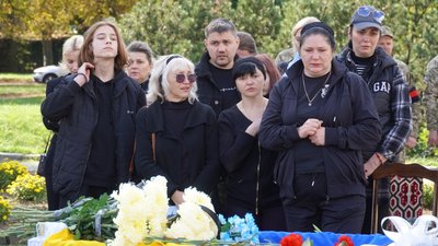 В Ужгороді попрощалися із захисником Сергієм Златєвим В Ужгороді попрощалися із захисником Сергієм Златєвим