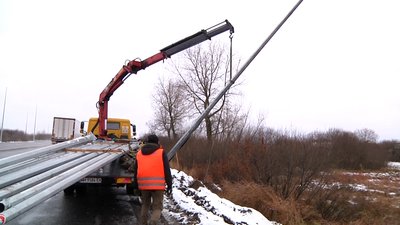 На трасі у Житомирській області встановлюють освітлення На трасі у Житомирській області встановлюють освітлення