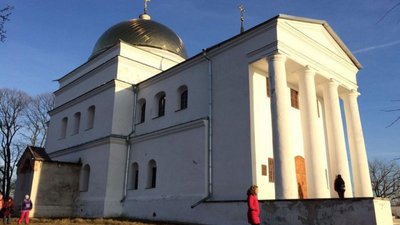 Оборонна церква у Великому Листвені Оборонна церква у Великому Листвені