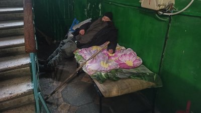 Забрали з намету: Валентин Ніколаєвський вже тиждень живе у міському центрі обліку бездомних осіб у Житомирі Забрали з намету: Валентин Ніколаєвський вже тиждень живе у міському центрі обліку бездомних осіб у Житомирі