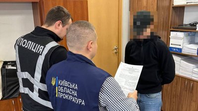 Правоохоронці затримали підозрюваного у вимаганні грошей з військовослужбовця