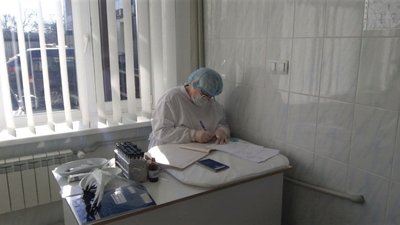 Працівники Кіровоградської дитячої лікарні вакцинувались від коронавірусу Працівники Кіровоградської дитячої лікарні вакцинувались від коронавірусу