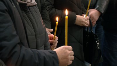 У Харкові простилися з подружжям, авто якого РФ обстріляла під Вовчанськом 5 березня У Харкові простилися з подружжям, авто якого РФ обстріляла під Вовчанськом 5 березня