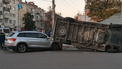 Аварія зі "швидкою" у Полтаві: відомі подробиці Аварія зі "швидкою" у Полтаві: відомі подробиці