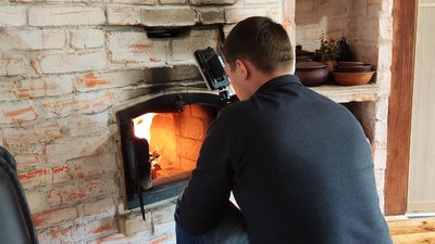 Житель Тернопільщини економить на комунальних послугах у своїй хаті-півкулі Житель Тернопільщини економить на комунальних послугах у своїй хаті-півкулі