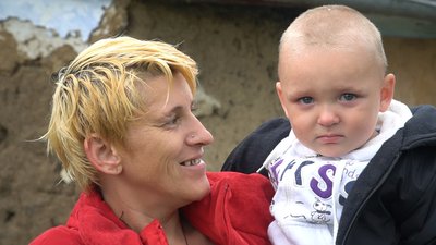 З села Приморське на Запоріжжі поліцейські евакуюють родини з дітьми З села Приморське на Запоріжжі поліцейські евакуюють родини з дітьми
