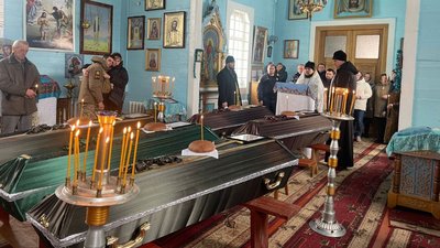 Пятьох переселенців, яких вбили, поховали 13 лютого у Судобичах на Рівненщині