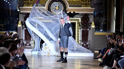 Дизайнер Том Браун виграв суд у компанії Adidas: має право використовувати чотири смужки в одязі Дизайнер Том Браун виграв суд у компанії Adidas: має право використовувати чотири смужки в одязі