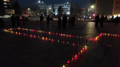 "Запали свічку": у Черкасах вшанували жертв Голодоморів в Україні "Запали свічку": у Черкасах вшанували жертв Голодоморів в Україні