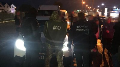 11 тисяч за безперешкодний проїзд: на КПП "Тиса" затримали