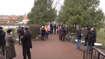 У Новгороді-Сіверському збирають підписи, щоб міськрада направила гроші райлікарні