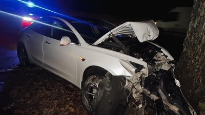 Tesla після ДТП