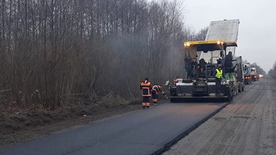 На Волині латають 36 кілометрів дороги до кордону з Білоруссю На Волині латають 36 кілометрів дороги до кордону з Білоруссю