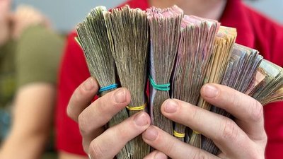 Найбільший донат для "Ангару" – луцьким волонтерам передали понад мільйон гривень