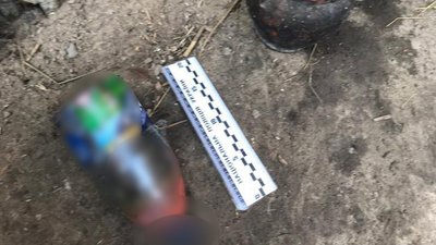 Марихуана і таблетки: на Сумщині затримали чоловіка та жінку, яких підозрюють у зберіганні наркотиків