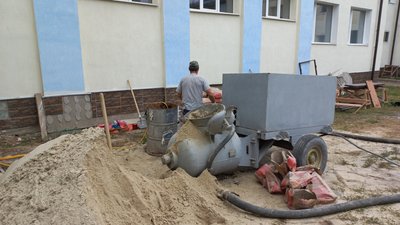 У гімназії на Полтавщині облаштовують укриття: скільки учнів зможе вмістити