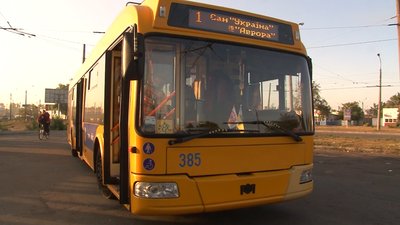У Черкасах курсує шкільний тролейбус У Черкасах курсує шкільний тролейбус