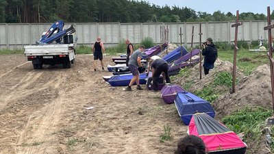 Поховання в Бучі