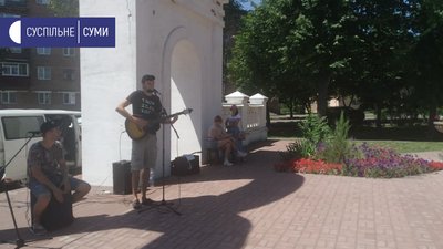 На Сумщині влаштували благодійні концерти, щоб допомогти хворій дитині