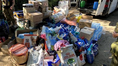 Шість тонн гуманітарної допомоги молодь з Черкас відвезла на Херсонщину Шість тонн гуманітарної допомоги молодь з Черкас відвезла на Херсонщину