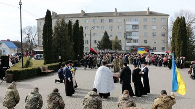 Прощання з загиблим бійцем Прощання з загиблим бійцем