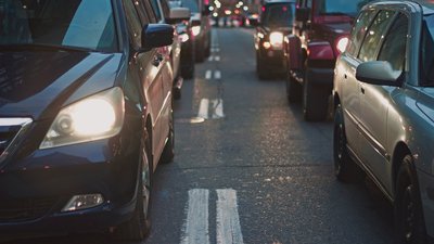 В Івано-Франківську на вулиці Панаса Мирного запровадять односторонній рух