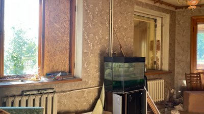 Жителі розбитого обстрілами гуртожитку на Ахієзерів у Харкові вшанували пам'ять загиблих сусідів Жителі розбитого обстрілами гуртожитку на Ахієзерів у Харкові вшанували пам'ять загиблих сусідів