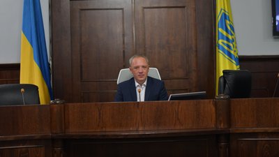 У Чернівцях проводять першу сесію нового скликання депутатів. Текстовий онлайн У Чернівцях проводять першу сесію нового скликання депутатів. Текстовий онлайн