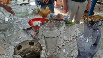 У Кропивницькому за три години ярмарку вінтажного скла зібрали 12 340 гривень для ЗСУ У Кропивницькому за три години ярмарку вінтажного скла зібрали 12 340 гривень для ЗСУ