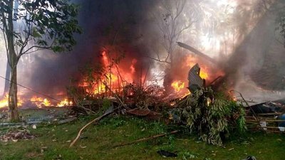 У Філіппінах розбився літак з військовими, 45 загиблих