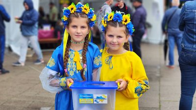 Польова кухня, вироби майстрів, речі з фронту: у Луцьку – благодійний ярмарок на підтримку ЗСУ Польова кухня, вироби майстрів, речі з фронту: у Луцьку – благодійний ярмарок на підтримку ЗСУ