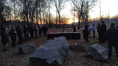 У Полтаві влаштували акцію «Свіча пам’яті» У Полтаві влаштували акцію «Свіча пам’яті»