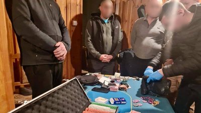 На Закарпатті викрили казино, яке організували в закладі відпочинку На Закарпатті викрили казино, яке організували в закладі відпочинку