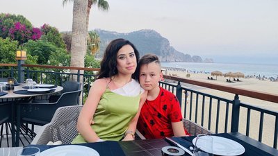 Артем Мардзявко з мамою Аллою Іващенко Артем Мардзявко з мамою Аллою Іващенко