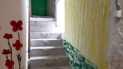 На Тернопільщині учні розмалювали шкільне укриття На Тернопільщині учні розмалювали шкільне укриття