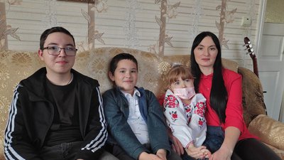 Пігулки щогодини: як живе наймолодша дівчинка в Україні з донорським серцем. Історія волинянки Пігулки щогодини: як живе наймолодша дівчинка в Україні з донорським серцем. Історія волинянки