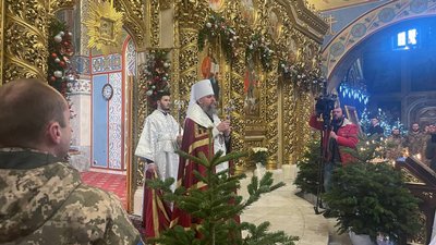 "Сила Божого слова важлива у цей важкий час". У Михайлівському соборі провели різдвяний молебень для військових