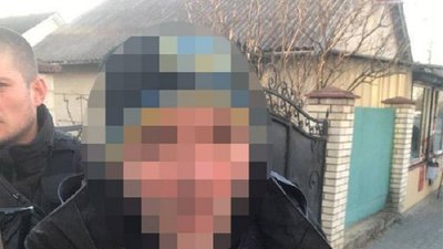 У Хмельницькому затримали чоловіка, який ножем поранив знайомого та втік