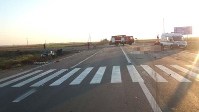 У зіткненні з вантажівкою на Рівненщині загинули матір із сином. Ще двоє – в реанімації У зіткненні з вантажівкою на Рівненщині загинули матір із сином. Ще двоє – в реанімації