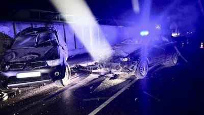 Три автомобілі — п'ятеро травмованих. На вихідних в Івано-Франківську сталася масштабна ДТП Три автомобілі — п'ятеро травмованих. На вихідних в Івано-Франківську сталася масштабна ДТП