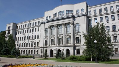 Хто балотується до Дніпропетровської облради: перші п’ятірки кандидатів від партій