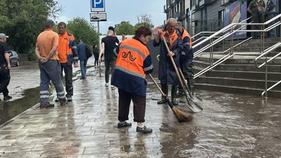 У Миколаєві після зливи ліквідовують підтоплення