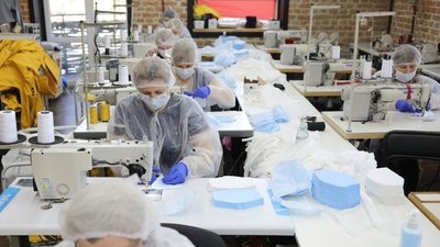 Три львівські підприємства отримали дозвіл на продаж масок в аптеках