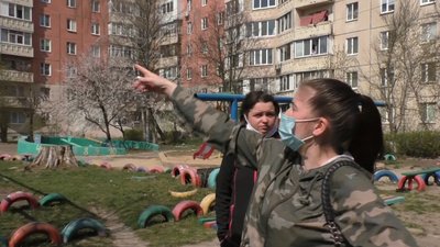 "Кулю видалили, стан задовільний", - лікарі прооперували лучанку, яку поранили на балконі "Кулю видалили, стан задовільний", - лікарі прооперували лучанку, яку поранили на балконі