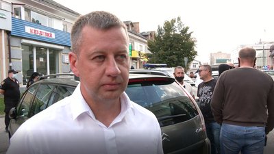 Вночі у Рівному одна з партій встановила палатки та почала безстроковий протес Вночі у Рівному одна з партій встановила палатки та почала безстроковий протес