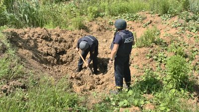 Для зменшення розльоту уламків боєприпас закопують Для зменшення розльоту уламків боєприпас закопують