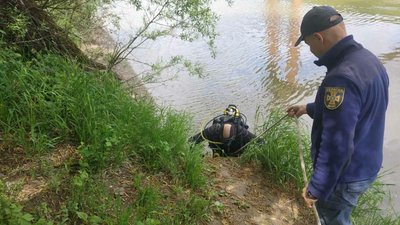 На Тернопільщині з Дністра витягнули тіло прикарпатця На Тернопільщині з Дністра витягнули тіло прикарпатця