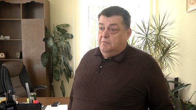 Тернополяни з інвалідністю не можуть потрапити до приміщення, де отримують допомогу Тернополяни з інвалідністю не можуть потрапити до приміщення, де отримують допомогу