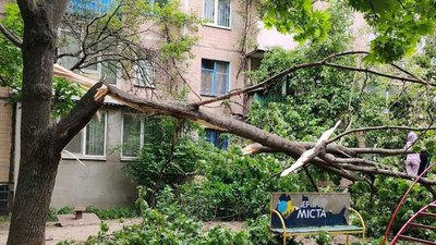 Після буревію залишаються частково знеструмлені три села у Кіровоградській області Після буревію залишаються частково знеструмлені три села у Кіровоградській області