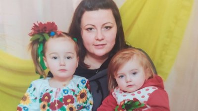 "Поки що основне моє завдання, щоб мої діти були в безпеці!" Історія мами і її двох доньок, яким нікуди повертатися "Поки що основне моє завдання, щоб мої діти були в безпеці!" Історія мами і її двох доньок, яким нікуди повертатися
